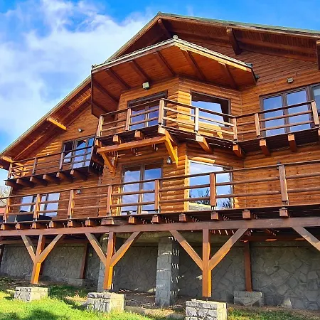 Lucky Roenk Vendeghaz Guest house
