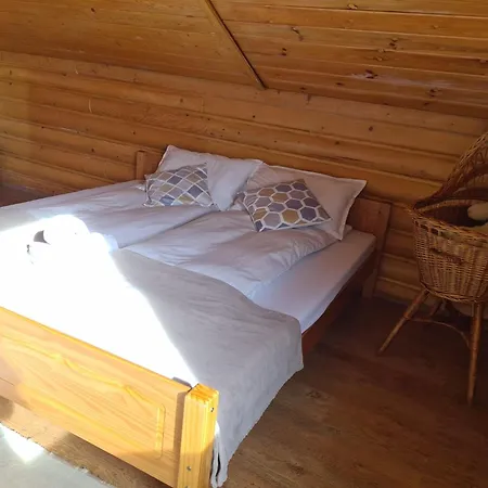 Lucky Roenk Vendeghaz Guest house *