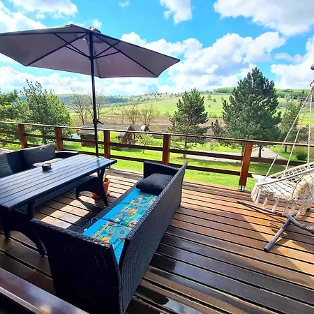 Lucky Roenk Vendeghaz Guest house
